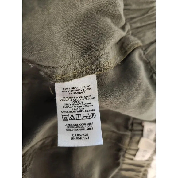 Lou & Grey Linen Blend 3" Shorts in Olive Green - Picture 9 of 9